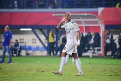 Pelatih Persib Bojan Hodak Soroti Kesalahan Menit Akhir Usai Ditahan Imbang Dewa United - SportJabar