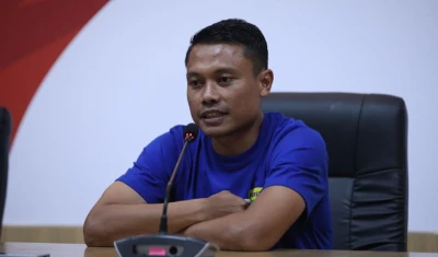 Dedi Kusnandar Kembali Merumput Usai Cedera, Tampil Impresif di Laga Persib vs Dewa United - SportJabar