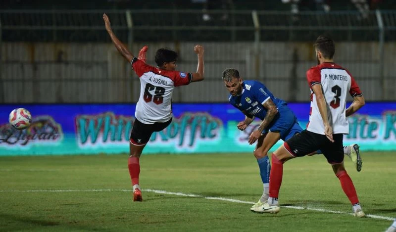 Liga 1:Duel Persib vs Madura Berakhir Tanpa Pemenang, Persib Perpanjang Rekor Belum Terkalahkan Musim Ini - Sport Jabar