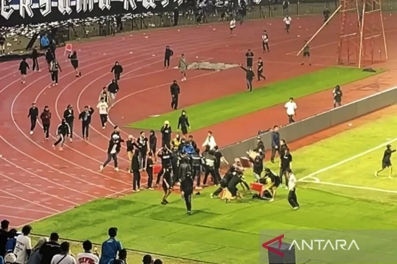 Buntut Insiden Kericuhan di  Jalak Harupat, Komdis PSSI Jatuhkan Sanksi ke Panpel Persib Gelar Laga Tanpa Penonton dan Denda Rp295 Juta - SportJabar