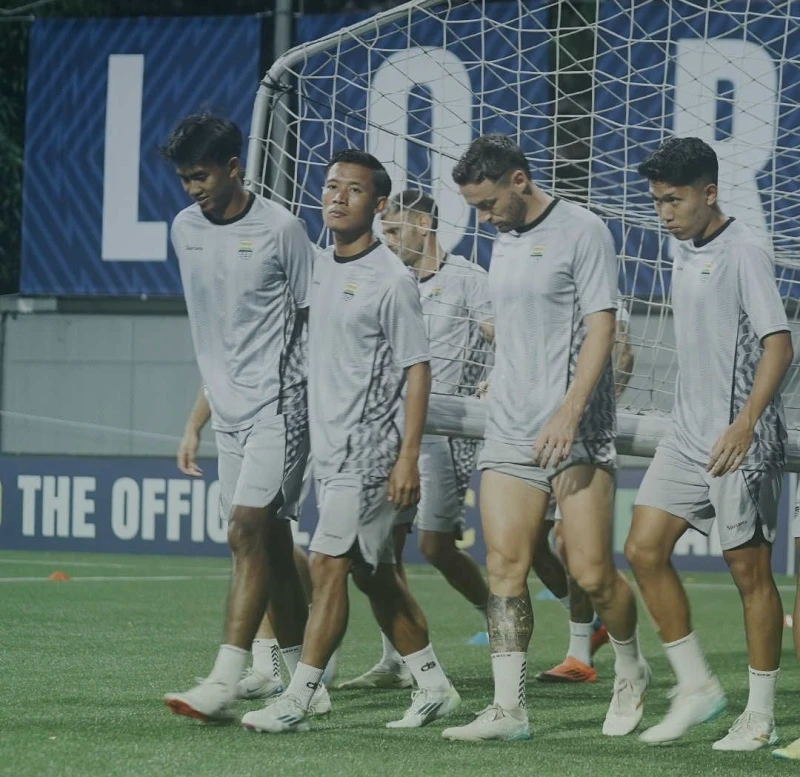 ACL Two: Skuad Persib Adaptasi Dengan Lapangan Sintetis Kandang Lion City Sailors - SportJabar