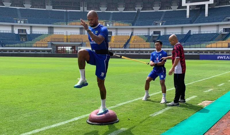 Bojan Sampaikan Kabar Baik dan Buruk Kondisi Persib Jelang Laga Tandang di Thailand - Sport Jabar