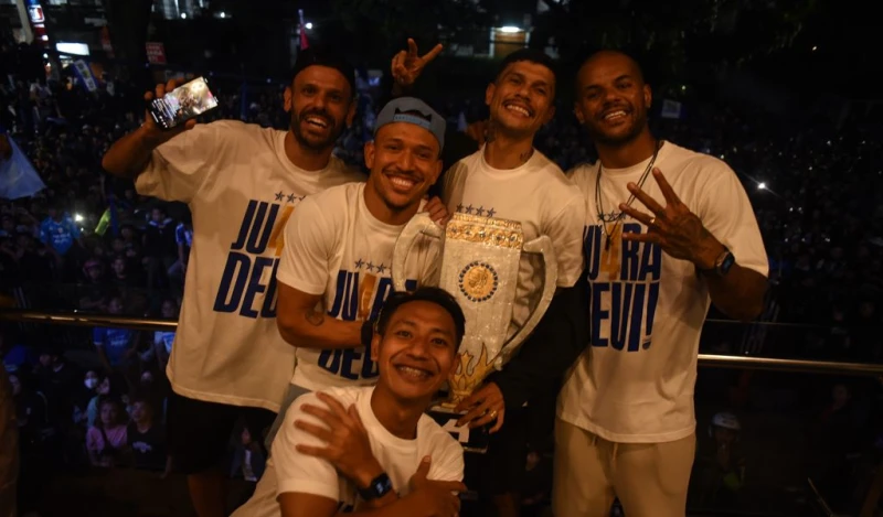 Persib Juara Liga 1 2024/2025, Gustavo Franca Akui Berkat Kerja Keras Semua - Sport Jabar