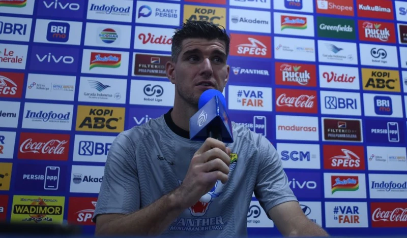 Nick Kuipers Tegaskan Persib Tetap Tampil Maksimal Lawan Barito Meski Sudah Kunci Gelar Juara Liga 1 - Sport Jabar