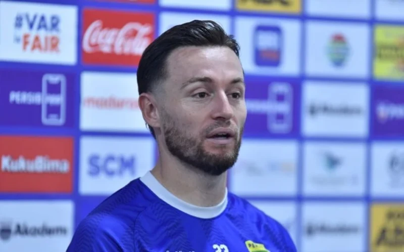 Marc Klok Soroti Tekel Berbahaya Murilo Mendes, Enggan Komentar soal Hasil Imbang Persib vs Barito - Sport Jabar