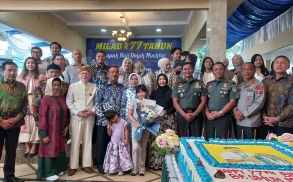 Di Ulang Tahun ke-77, Umuh Muchtar Bangga Persib Kembali Juara - Sport Jabar
