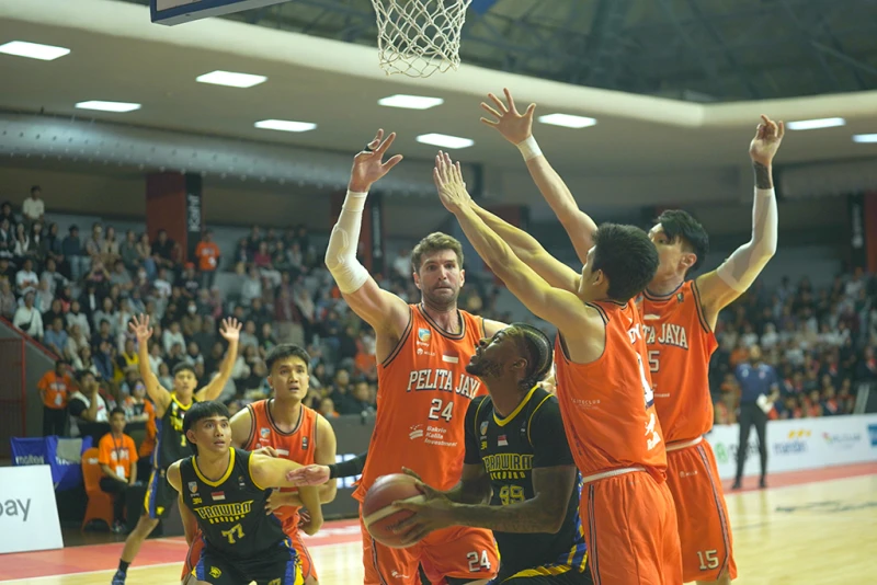 Tanpa Yudha Saputra dan Nobertas Giga, Prawira Dibantai Pelita Jaya di Laga Penutup Reguler Season IBL Gopay 2025 - Sport Jabar
