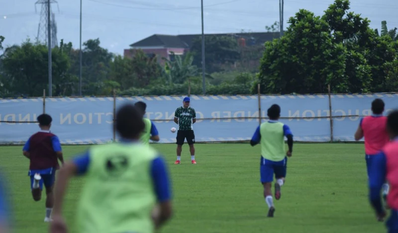 Skuad Baru Persib Mulai Latihan, Fokus ke Liga 1 dan AFC Champions League - SportJabar